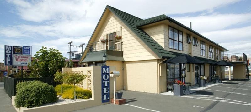Colonial Motel