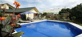 Colonial 4*
