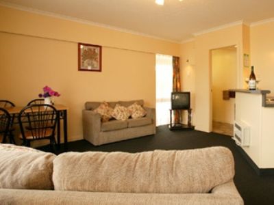 Colonial Motel 4*